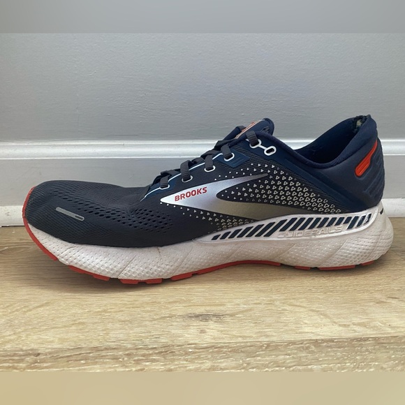 Brooks Adrenaline GTS 22 Sneakers - Picture 6 of 12